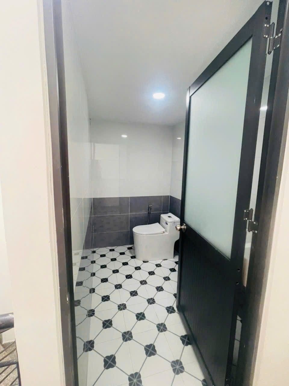 Nhà hẻm 5m đường Tô Hiệu, 52m2, 3 ngủ, nhà mới ở ngay, sát Richstar, chỉ 6.19 tỷ