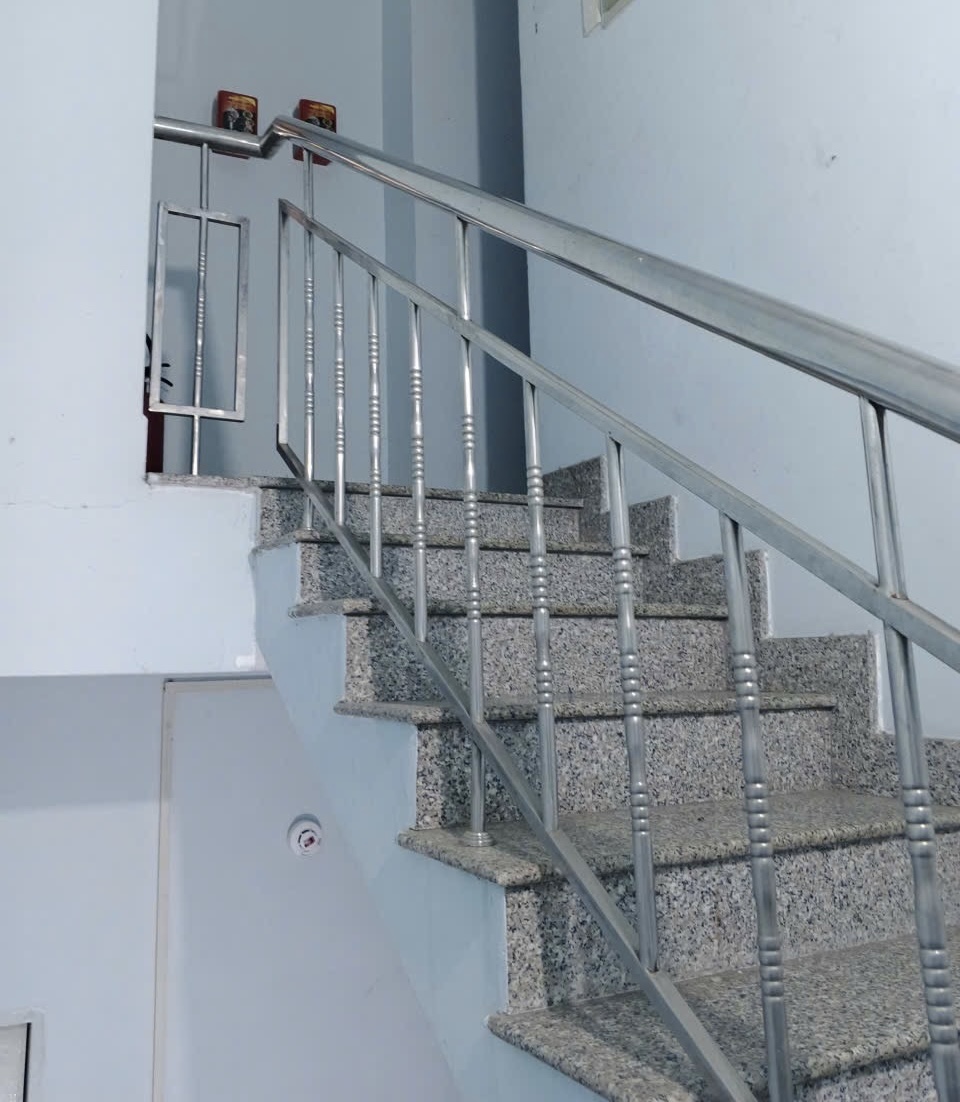 Nhà Đỗ Xuân Hợp 3 lầu, giá 4,95 tỷ sát mặt tiền, hẻm 3m, ngang 6,4m