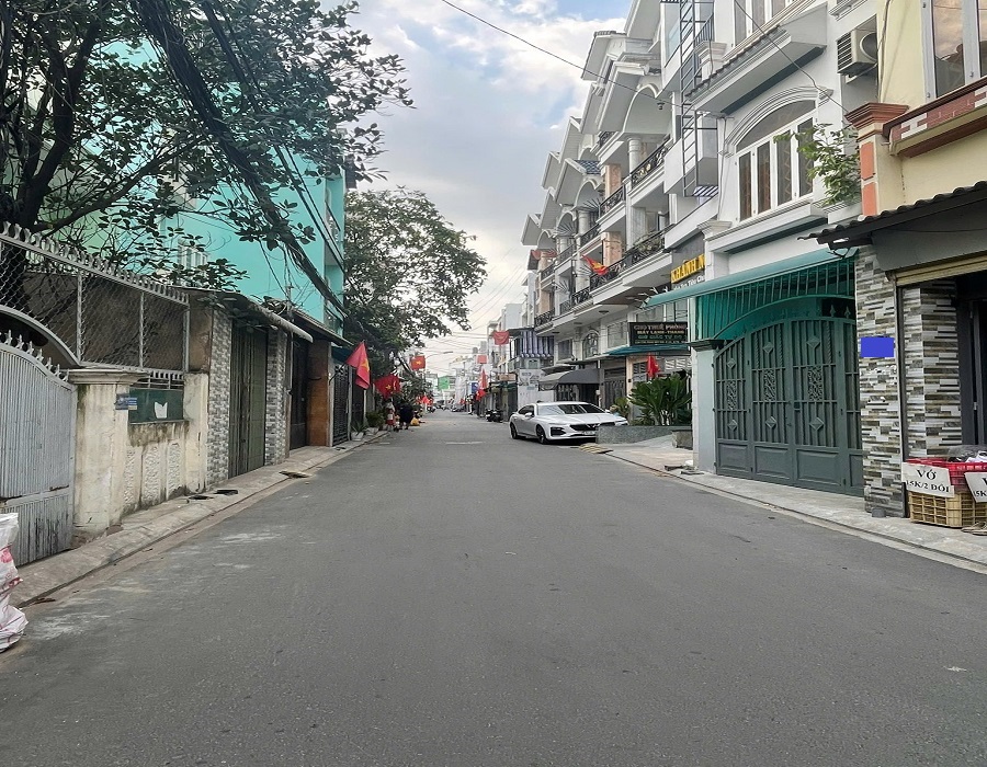 Bán nhà thông ngay chợ, kinh doanh, Phan Huy Ích, phường 15, Tân Bình, 62m2, 2 tầng, giá rẻ