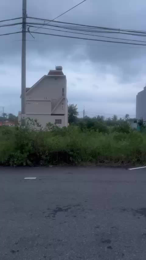 Đất đường Nguyễn Khắc Viện rông 15m, lề 9m, nhìn ra biển Sơn Thủy