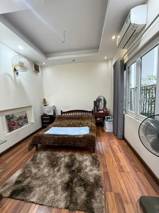 Bán nhà phố Văn Cao – Ba Đình, 57m2, 5 tầng, 15.95 tỷ