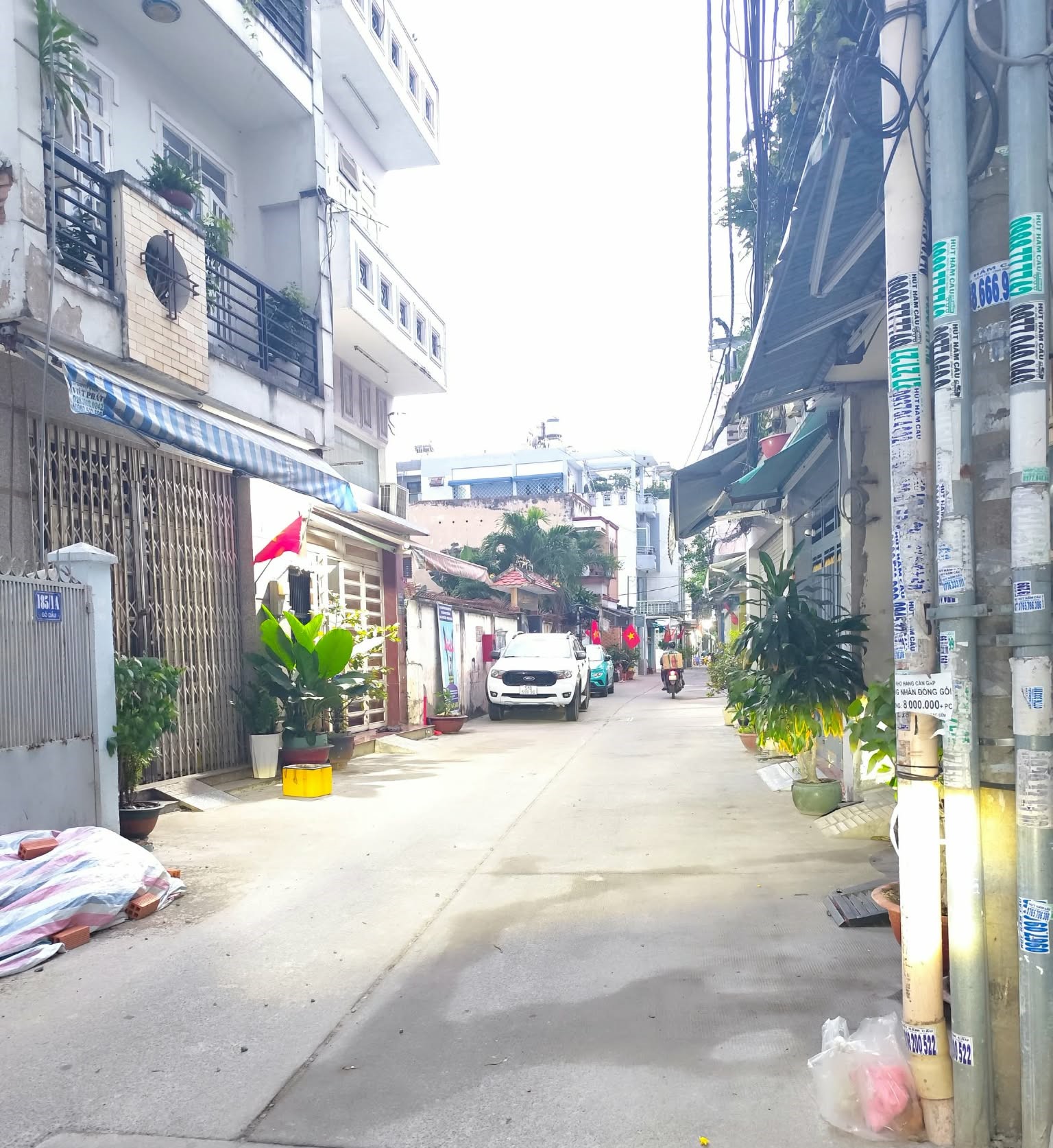 Nhà 3 tầng ô tô đậu cổng, Gò Dầu, Tân Quý, Tân Phú, giá 2.6 tỷ