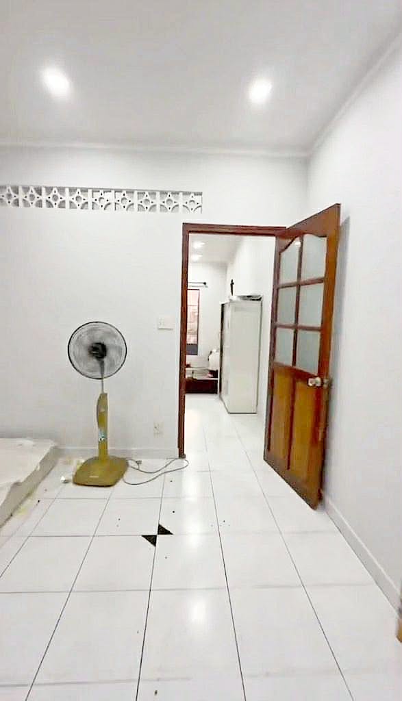 Cách Mạng Tháng 8, quận 3 - 65m2 3 phòng ngủ - hẻm 3m - sổ hồng vuông vức