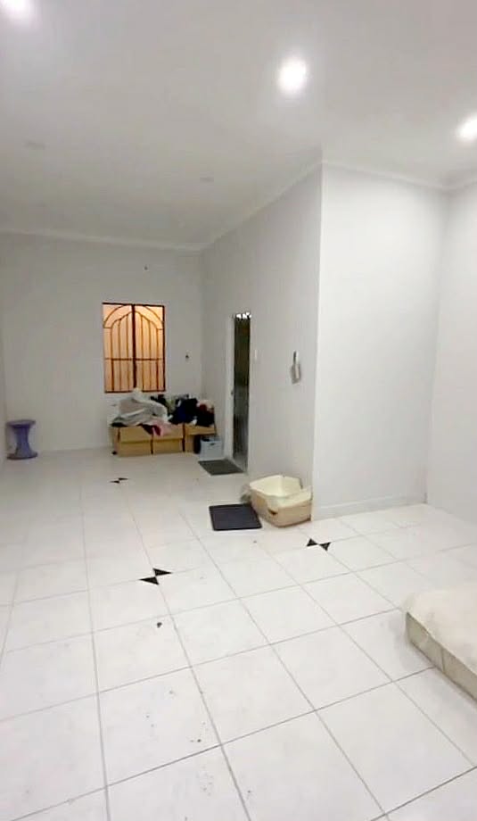 Cách Mạng Tháng 8, quận 3 - 65m2 3 phòng ngủ - hẻm 3m - sổ hồng vuông vức