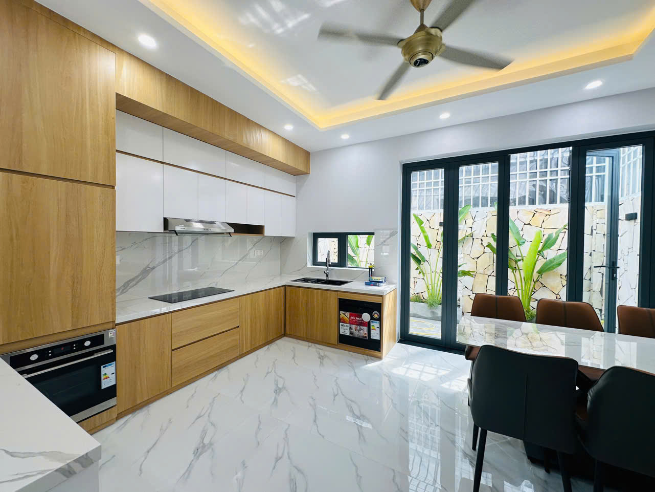 Bán nhà mới 3 phòng ngủ, full nội thất Mỹ Gia gói 8 The Capella dòng tiền thu nhập ổn định 25 triệu/tháng