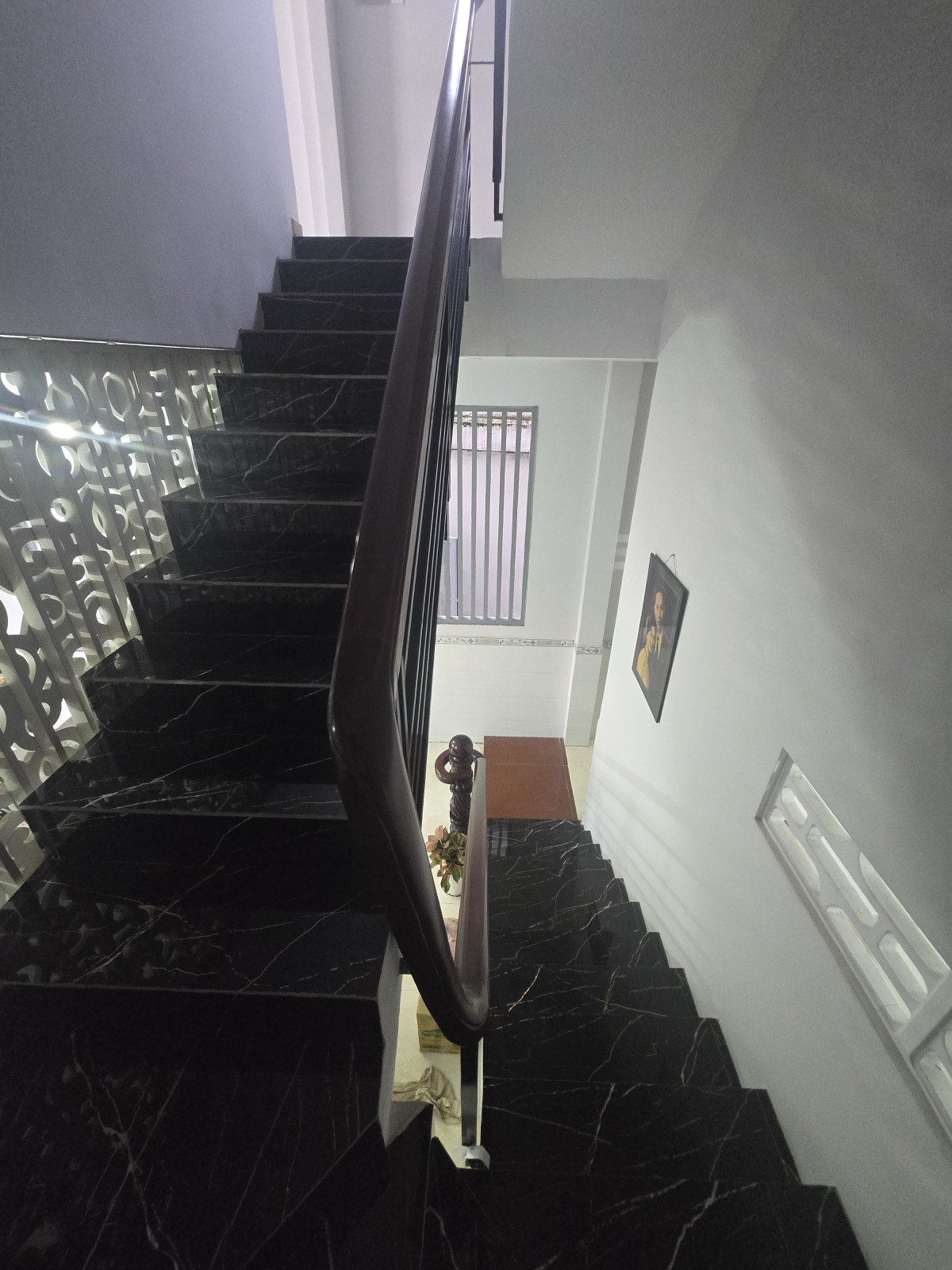 Hiệp Phú nhà mặt tiền cho 10 người ở, diện tích 117m2, ngay ngã 4 Thủ Đức, nhà 3 lầu