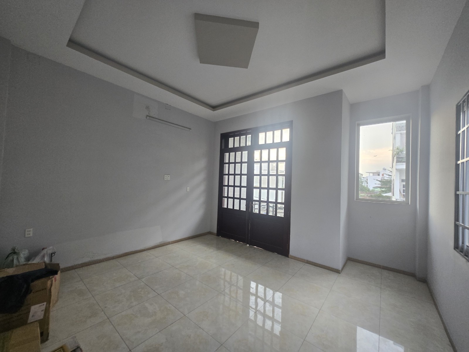 Hiệp Phú nhà mặt tiền cho 10 người ở, diện tích 117m2, ngay ngã 4 Thủ Đức, nhà 3 lầu