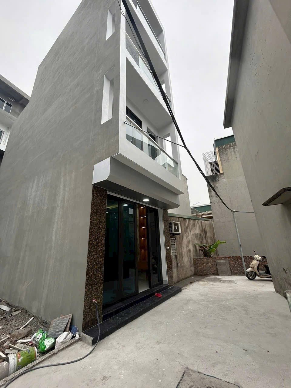 Bán căn nhà 4 tầng ngõ đường Nguyễn Văn Linh, Thanh Bình, 50m2, ngang 4m, 3 ngủ