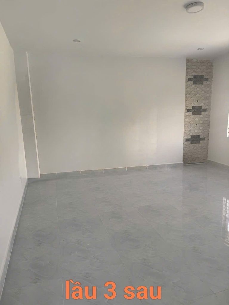 Cho thuê nhà nguyên căn 2 mặt tiền Âu Cơ, quận 11, 300m2, giá 70 triệu