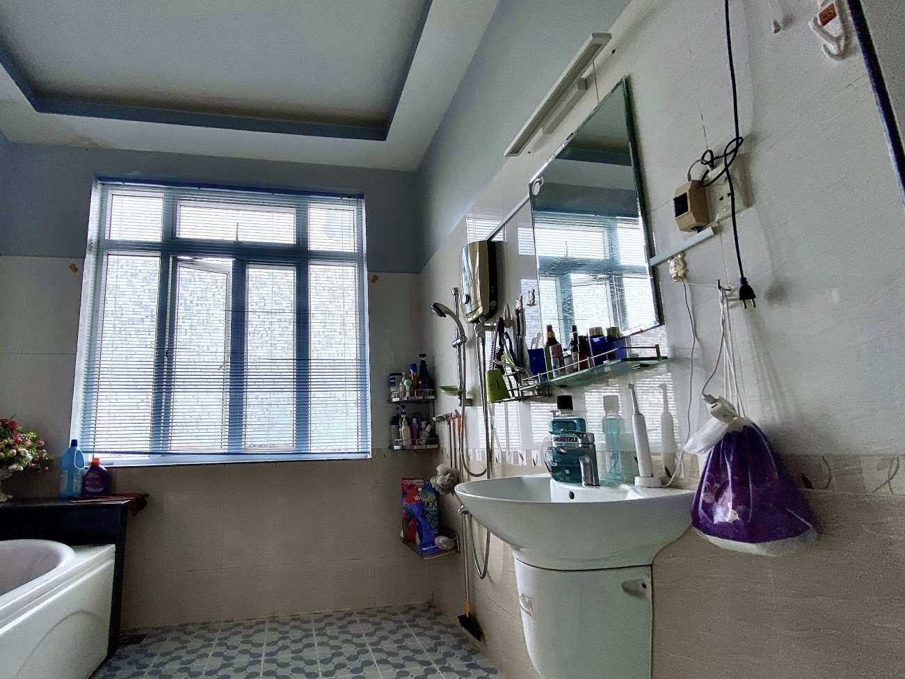 Nhà hẻm xe hơi đường 494 - diện tích 130m2, chỉ 7.5 tỷ, nhà 2 lầu siêu đẹp, ngang 6.5m, 3 phòng ngủ