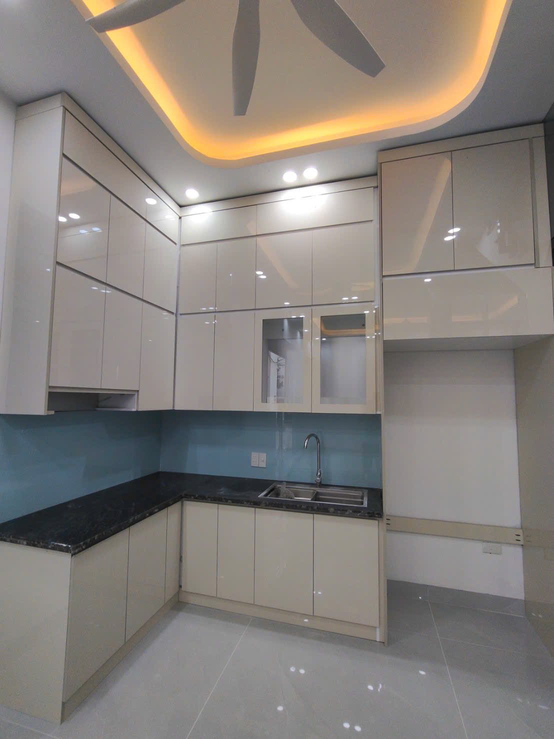 Bán căn nhà 4 tầng mặt ngõ phố Bình Lộc, Tân Bình, 48.7m2, ngang 7m, 4 ngủ, ngõ ô tô