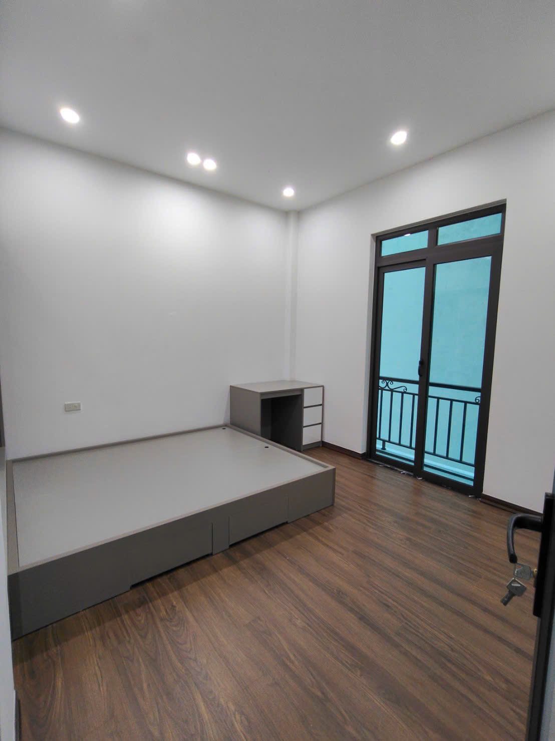 Bán căn nhà 4 tầng mặt ngõ phố Bình Lộc, Tân Bình, 48.7m2, ngang 7m, 4 ngủ, ngõ ô tô