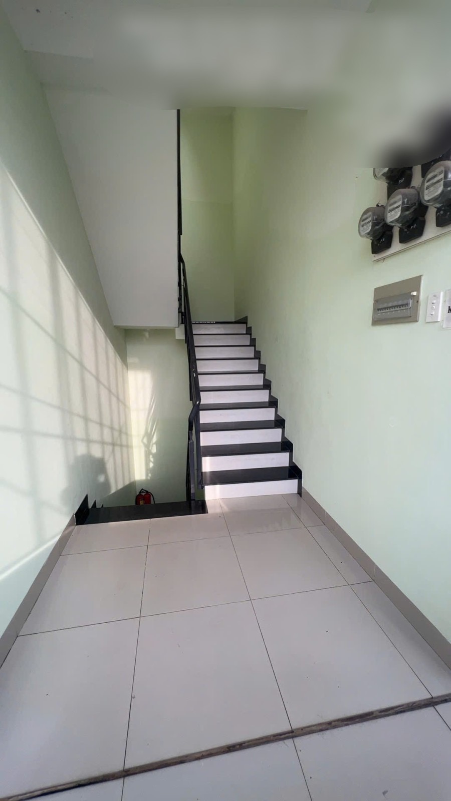 Căn hộ dịch vụ diện tích 337m2, chỉ 16.5 tỷ, 3 tầng - 23 phòng, phường Long Thạnh Mỹ, Thủ Đức