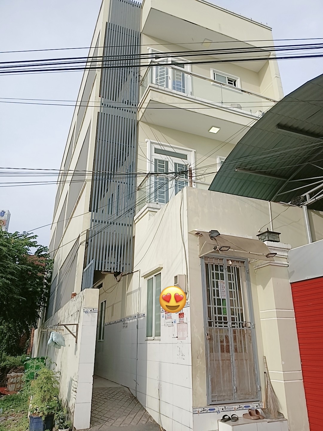 Căn hộ dịch vụ diện tích 337m2, chỉ 16.5 tỷ, 3 tầng - 23 phòng, phường Long Thạnh Mỹ, Thủ Đức