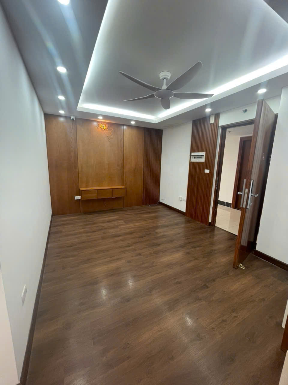 Chính chủ cần bán gấp căn góc 62m2, 2 phòng ngủ, 2wc chung cư 1 Yên Nghĩa