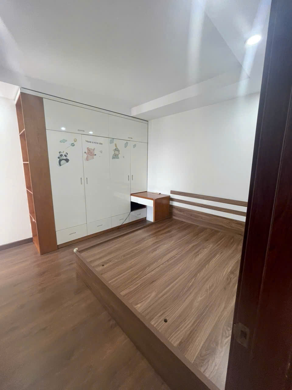 Chính chủ cần bán gấp căn góc 62m2, 2 phòng ngủ, 2wc chung cư 1 Yên Nghĩa