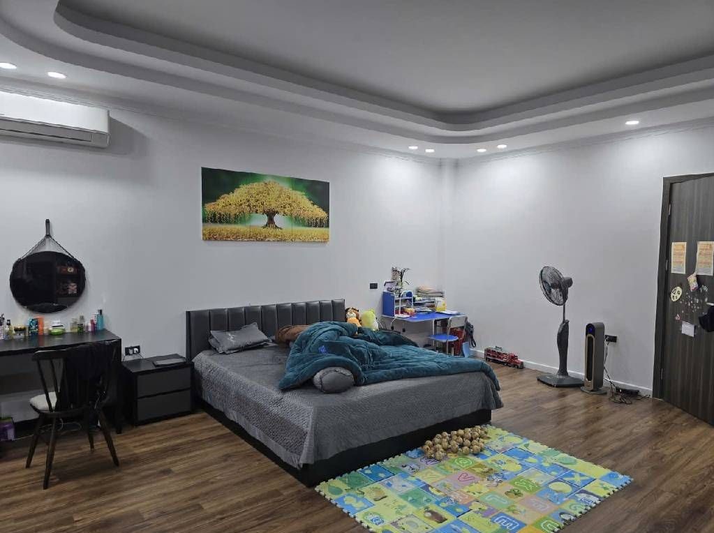 Bán nhà Mai Anh Tuấn, view hồ, ô tô tránh, ngủ nhà, vị trí đắc địa, 70m2, giá chào 40 tỷ