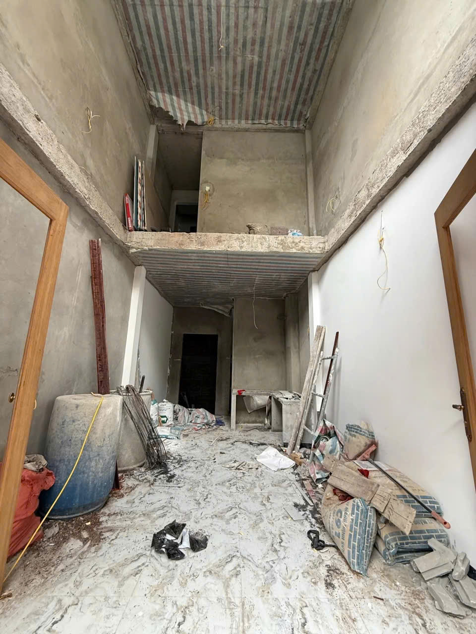 6 tầng thang máy – nhà mới đẹp nằm ở Lĩnh Nam – diện tích 30m² – về ở ngay