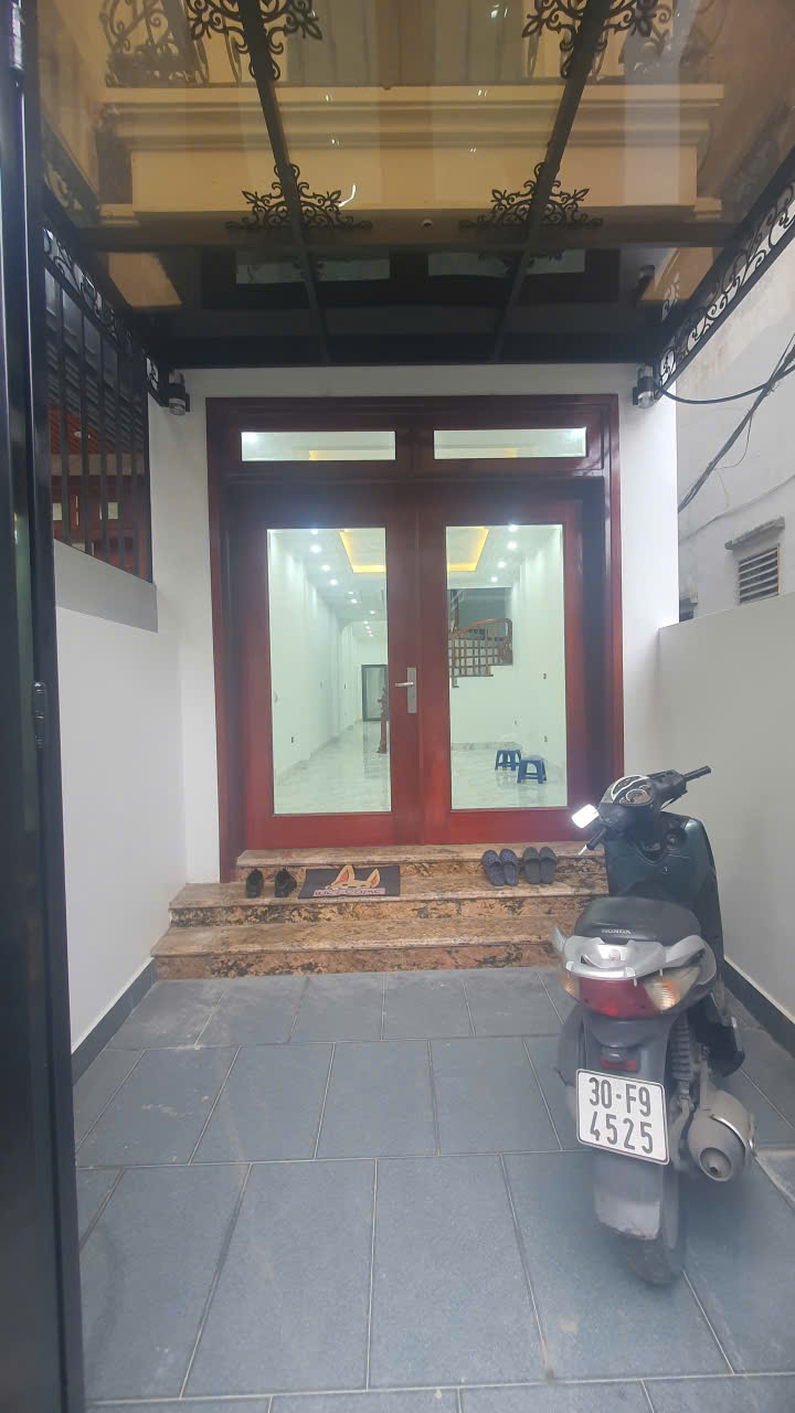 Bán nhà tại Ngọc Thụy, Long Biên, 75m2, 4 tầng, thang máy, nhà đẹp đón tết, về ở luôn, giá 12 tỷ