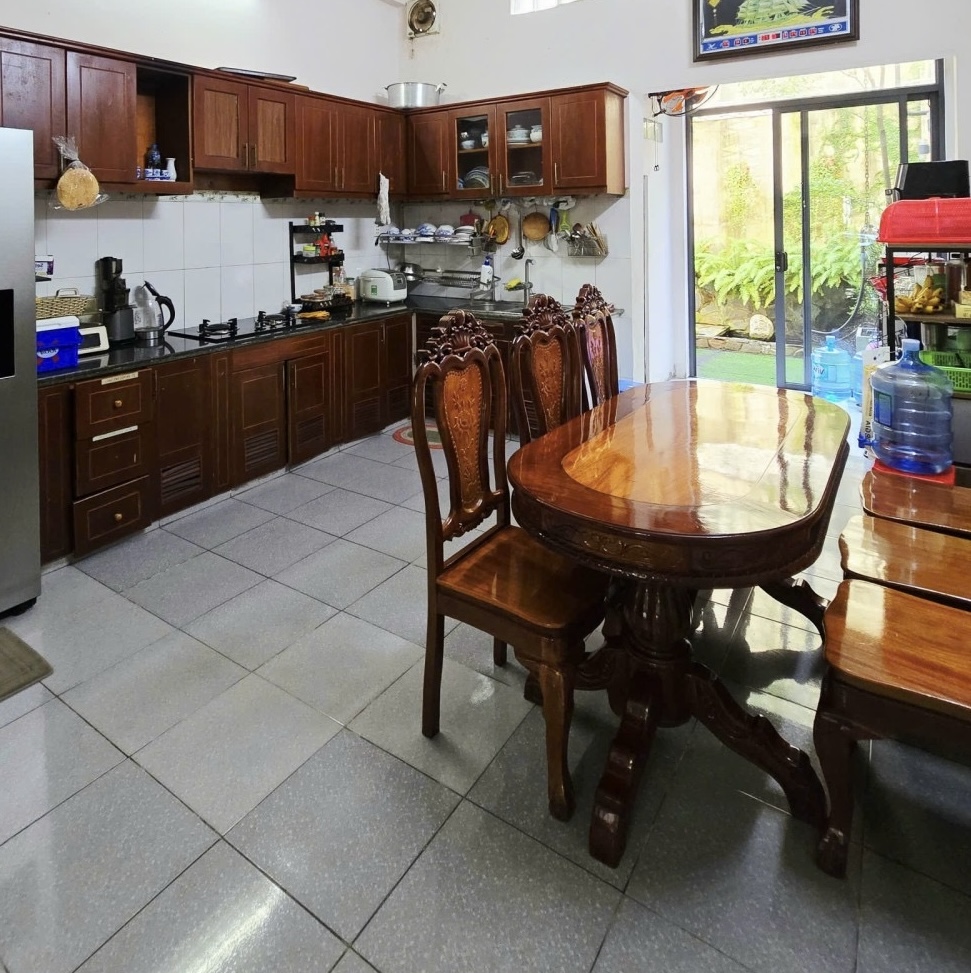 Hẻm xe hơi 5m thông đường Man Thiện, diện tích 76m2, nhà đẹp 3 lầu sân đậu ô tô