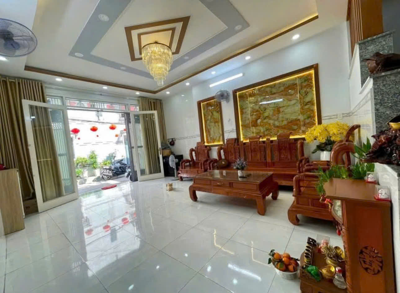 Bán nhà Nguyễn Duy Cung 90m2 tặng nội thất 5 tầng mới 100%, sát Emart