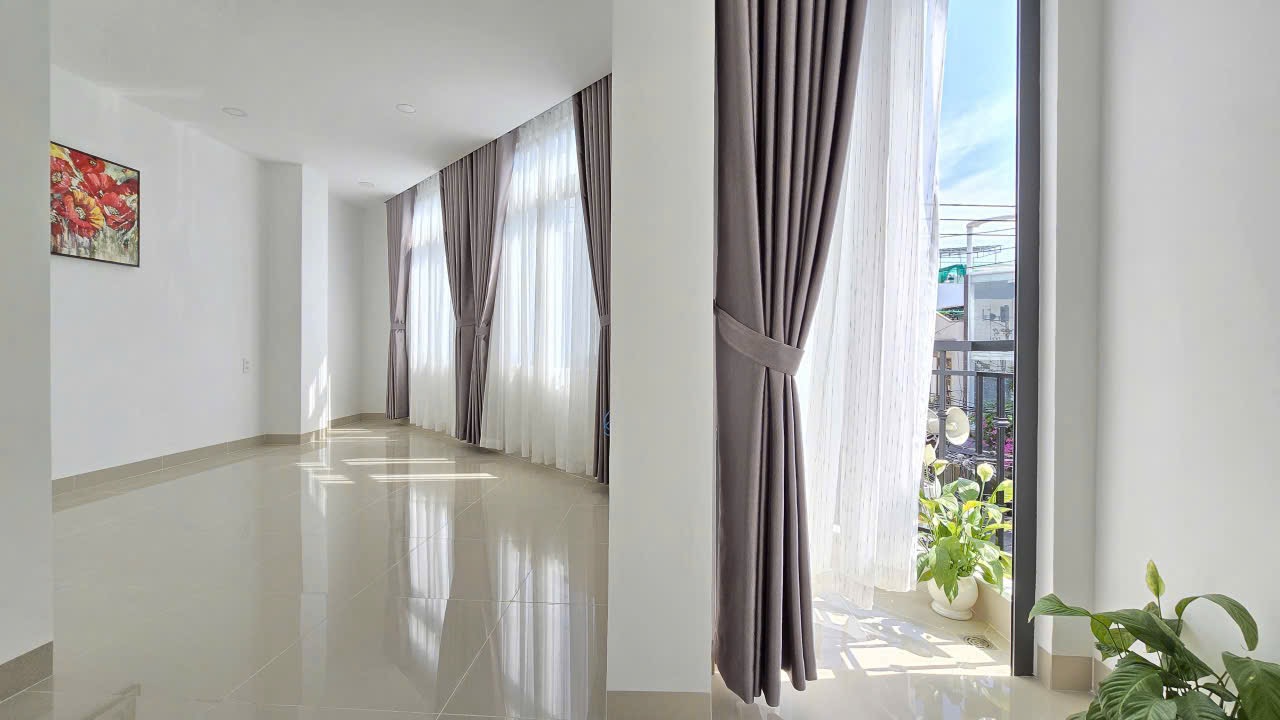 Bán siêu phẩm nhà đẹp căn góc 2 mặt tiền vị trí đẹp trung tâm thành phố Nha Trang giá bán 9 tỷ