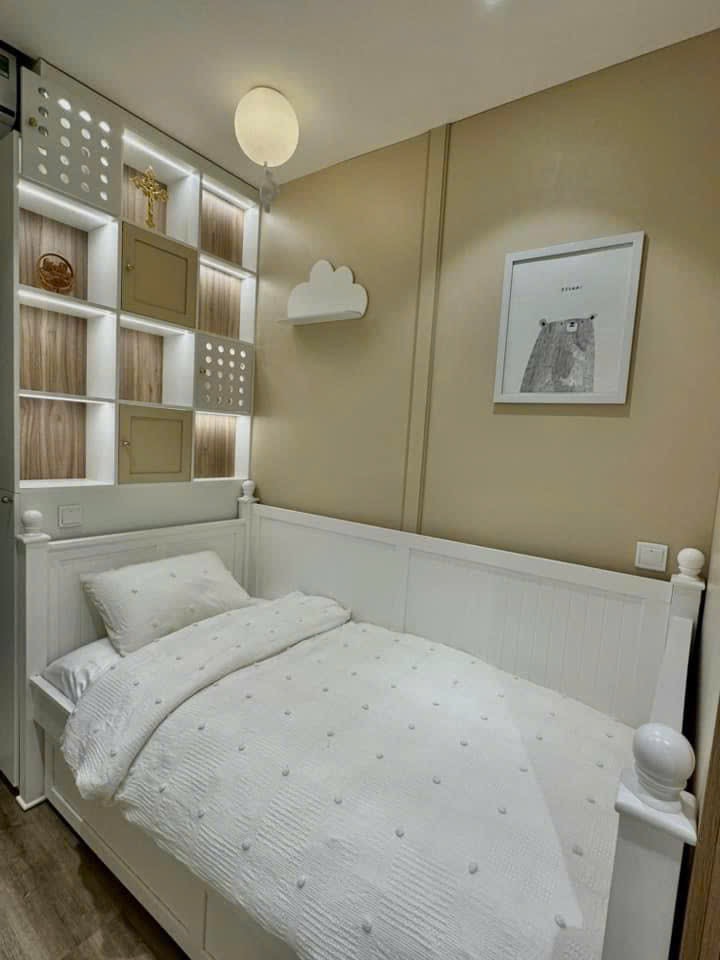 Bán nhà mặt tiền Nguyễn Thiện Thuật, khu phố Tây Nha Trang có thang máy kinh doanh tốt