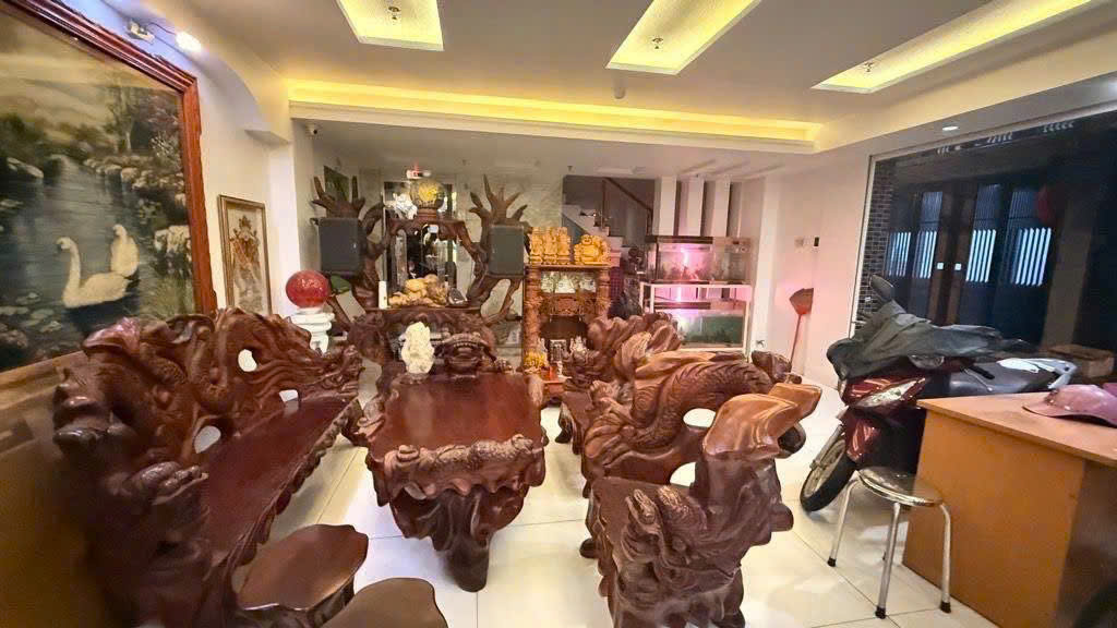 Giảm mạnh 4 tỷ nhà hẻm 1122 Quang Trung, 5 lầu, ngang 5.8m 90m2 gần Emart 14 tỷ