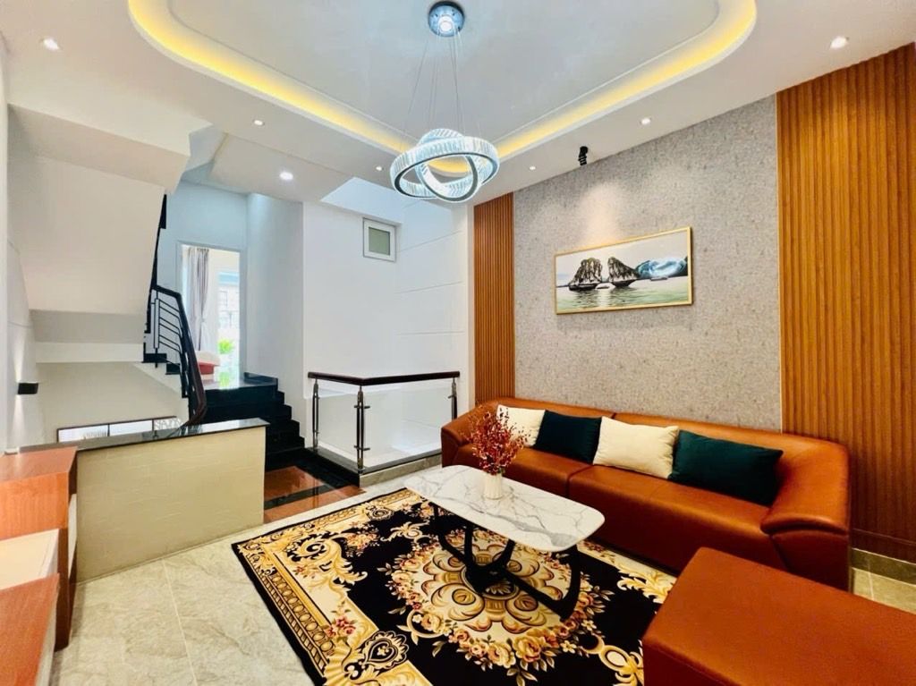 Bán nhà 3 tầng, hẻm xe tải đường Nguyễn Sỹ Sách 93m2 gần công viên vào ở ngay, giá 5 tỷ