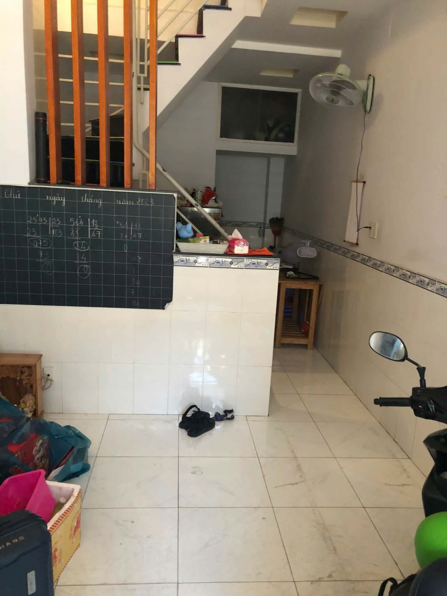 Nhà hẻm xe hơi 5m Phước Long B, nhà 3 phòng ngủ diện tích 28m2, giá 2,85 tỷ vị trí đẹp, gần nhiều tiện ích, ở ngay