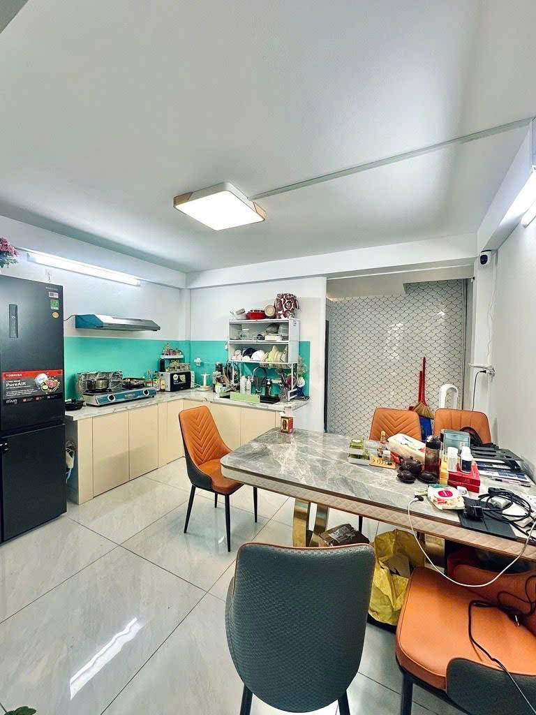 Nhà hẻm vào nhà, ngã tư 4 xã, giáp Tân Phú, 53m2, 3 tầng, 3 ngủ, giá 5.7 tỷ