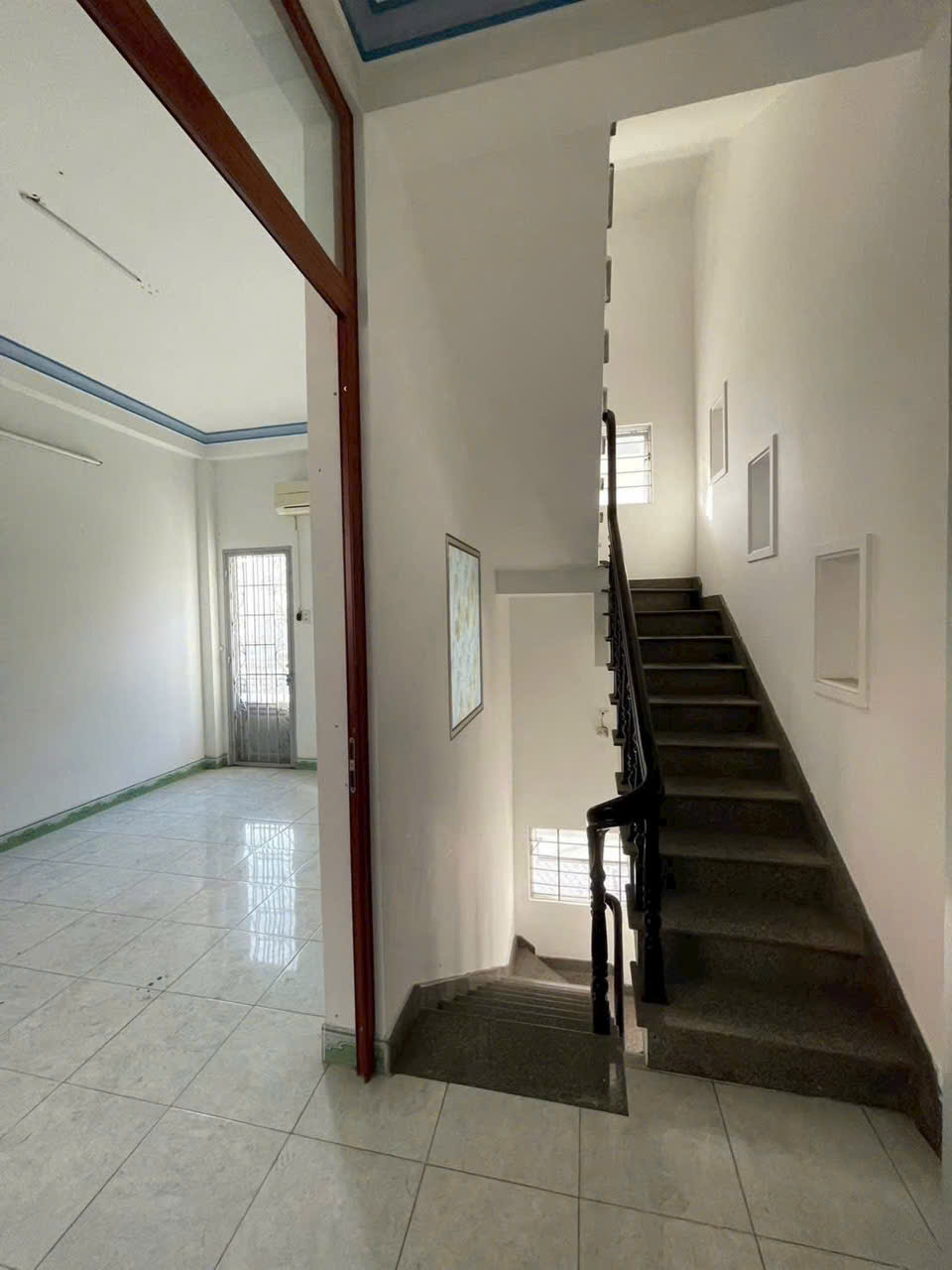 Nhà 4 tầng mặt tiền đường Tôn Thất Tùng, cách Phạm Văn Đồng 400m, Nha Trang 9,5 tỷ