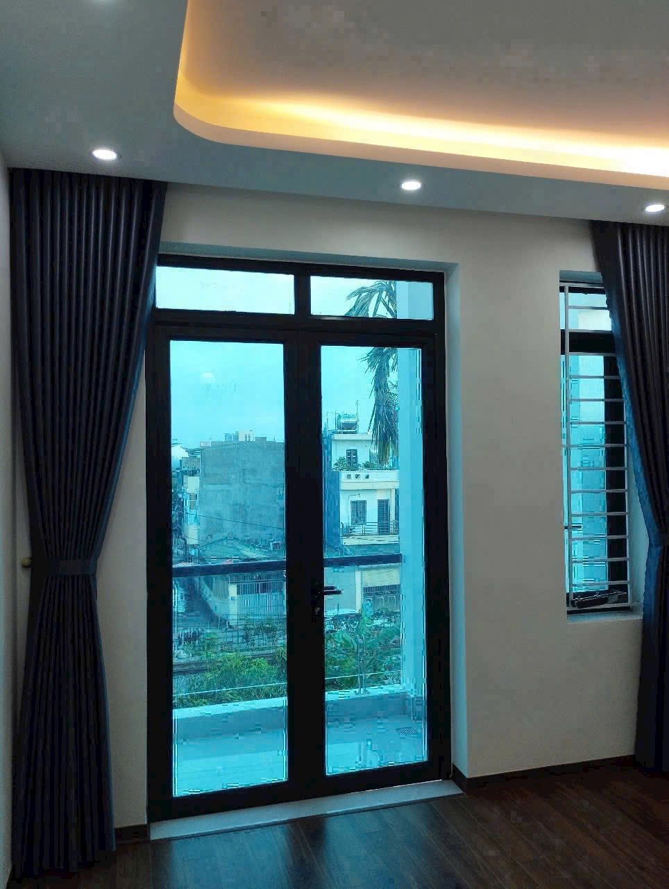 Bán căn nhà 4 tầng lô góc ngõ phố Đinh Văn Tả, Bình Hàn, 52.2m2, 3 ngủ, 4 vệ sinh, gara