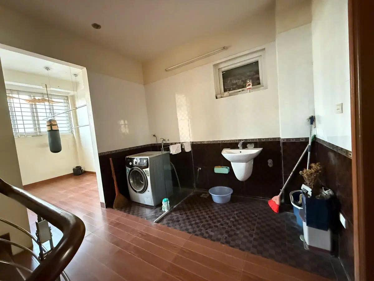 Hiếm nhà 5 tầng mặt phố Lý Thường Kiệt, 47m2, mặt tiền 4,7m, vị trí đẹp, giá 18 tỷ