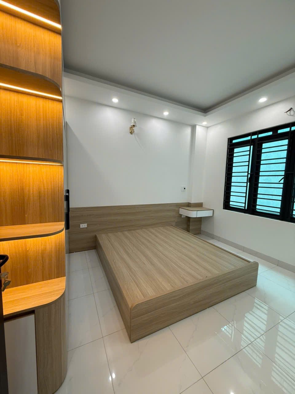 Bán căn nhà 3 tầng ngõ 66 đường Ngô Quyền, Lê Thanh Nghị, 41m2, 3 ngủ, giá 2.35 tỷ