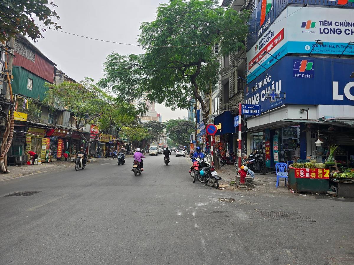 Bán tòa nhà căn hộ dịch vụ đường Thái Thịnh, 8 tầng, thang máy, lô góc