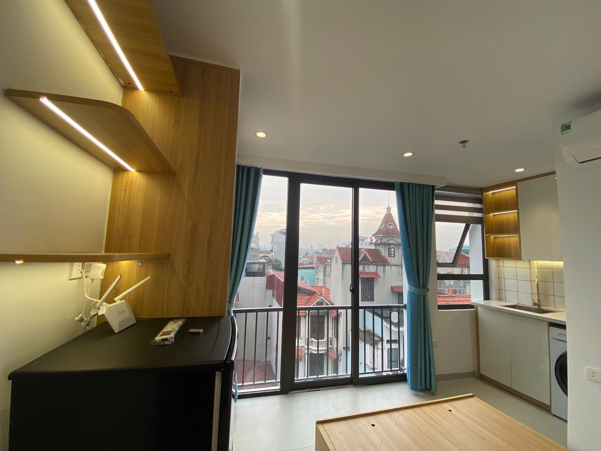 Bán tòa nhà căn hộ dịch vụ đường Định Công, Hoàng Mai, 7 tầng, thang máy, 16 phòng