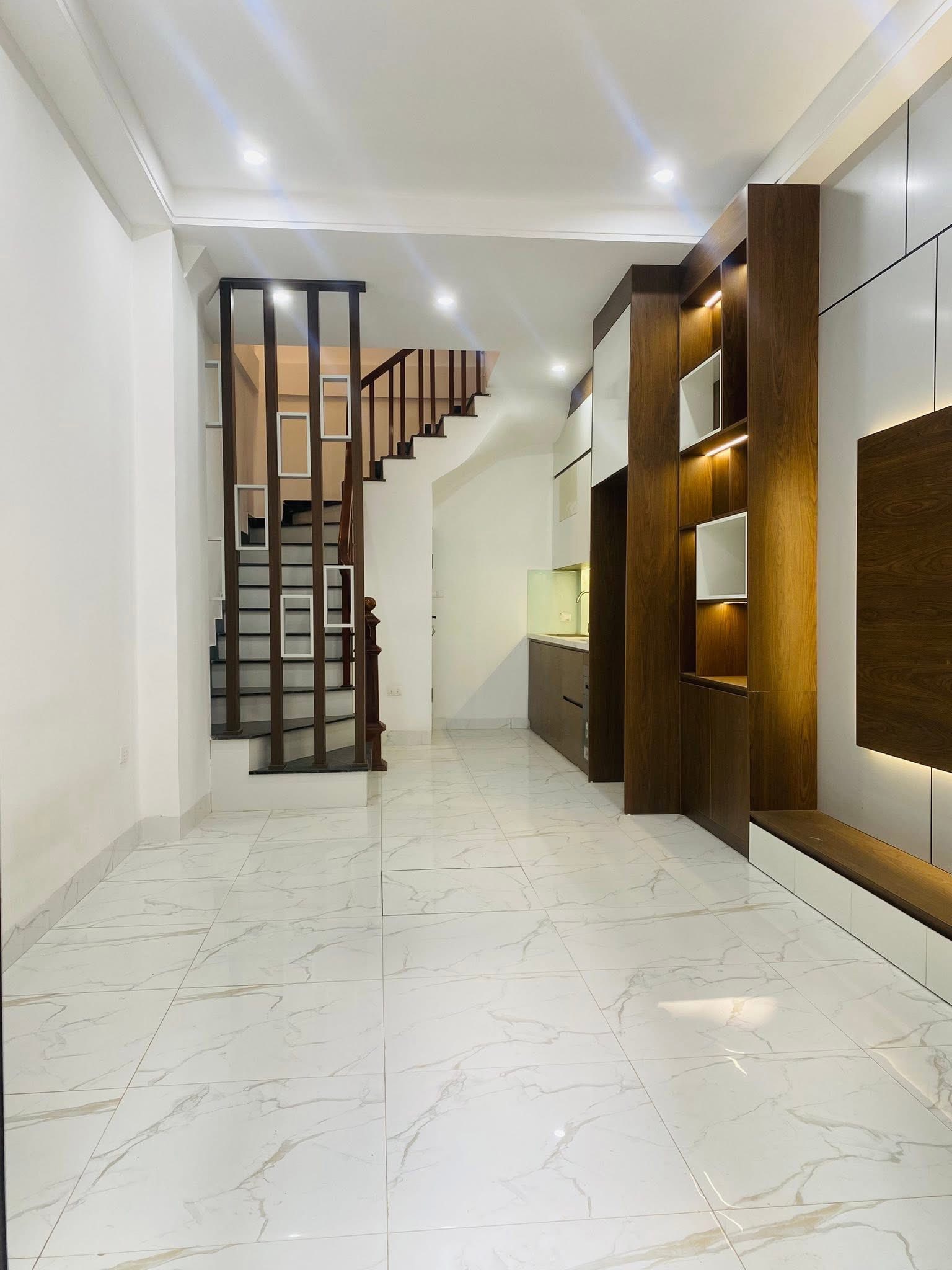 Bán nhà đường Định Công, Hoàng Mai, 5 tầng mới