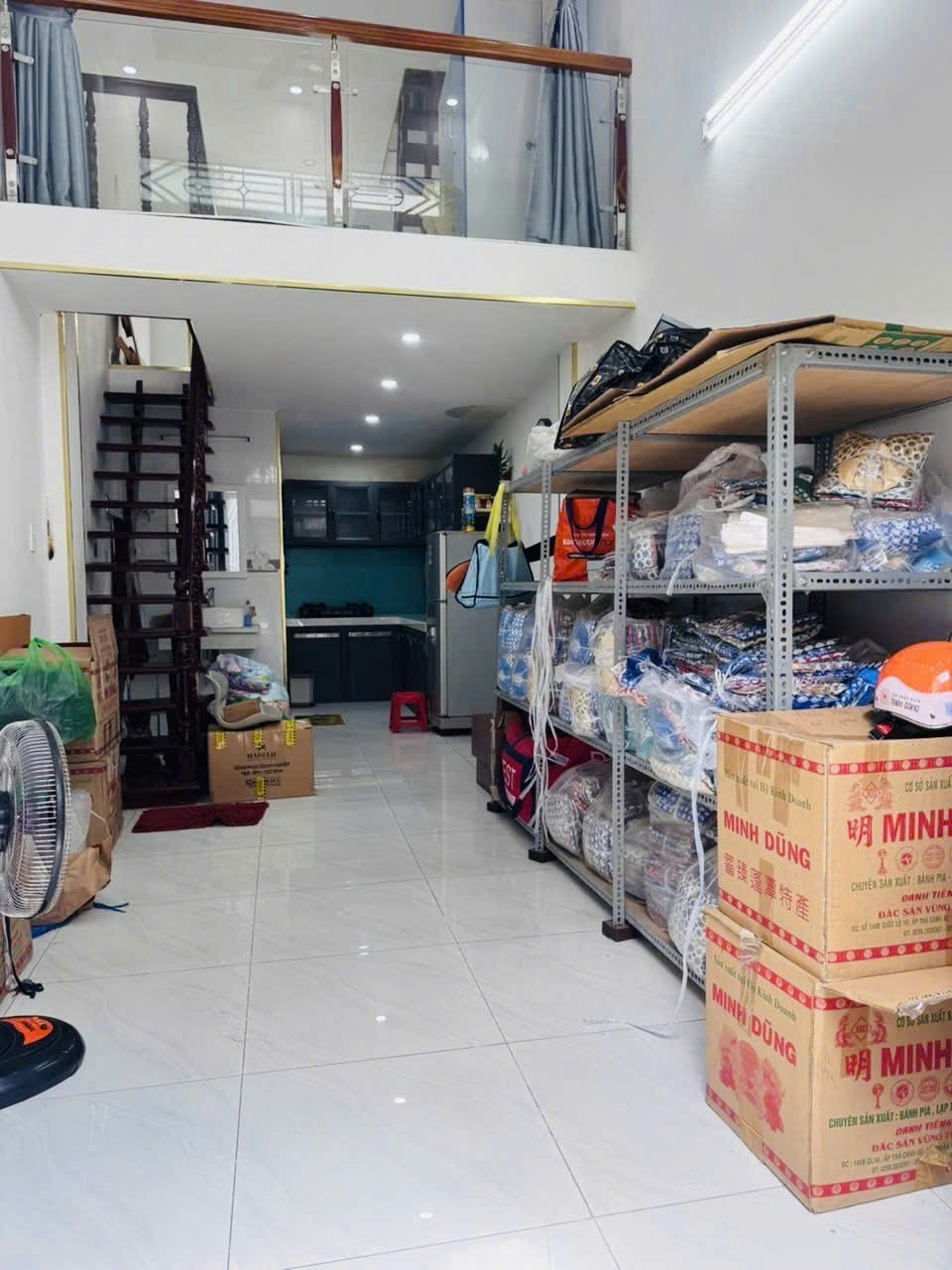 Nhà 3 tầng gần mặt tiền, sau Toyota Lê Trọng Tấn, giá 4.05 tỷ