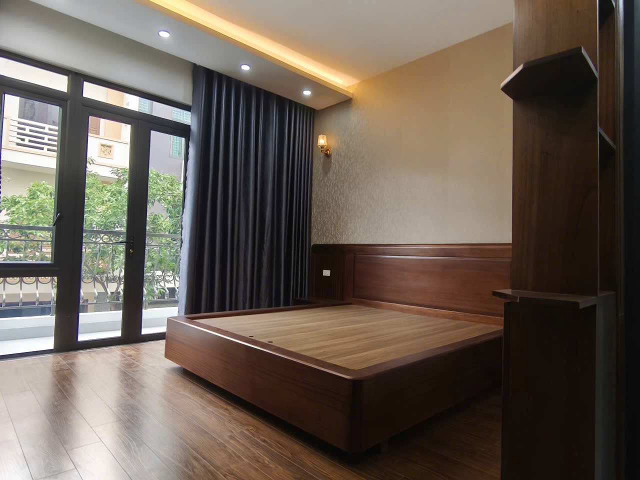 Bán nhà 4 tầng mặt phố An Phú 2, Tân Bình, 67.5m2, ngang 4.5m, thang máy, gara