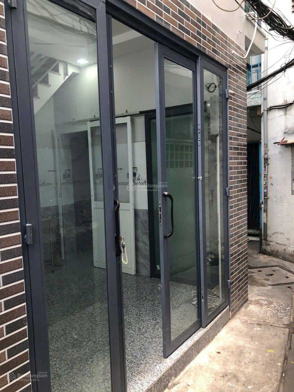 Bán nhà Huỳnh Văn Bánh, Phú Nhuận, giá tốt cho chủ đi định cư