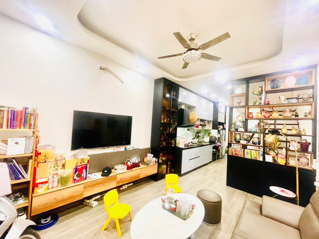 Bán nhà đường Định Công Thượng, Hoàng Mai, 5 tầng, gần đường ô tô