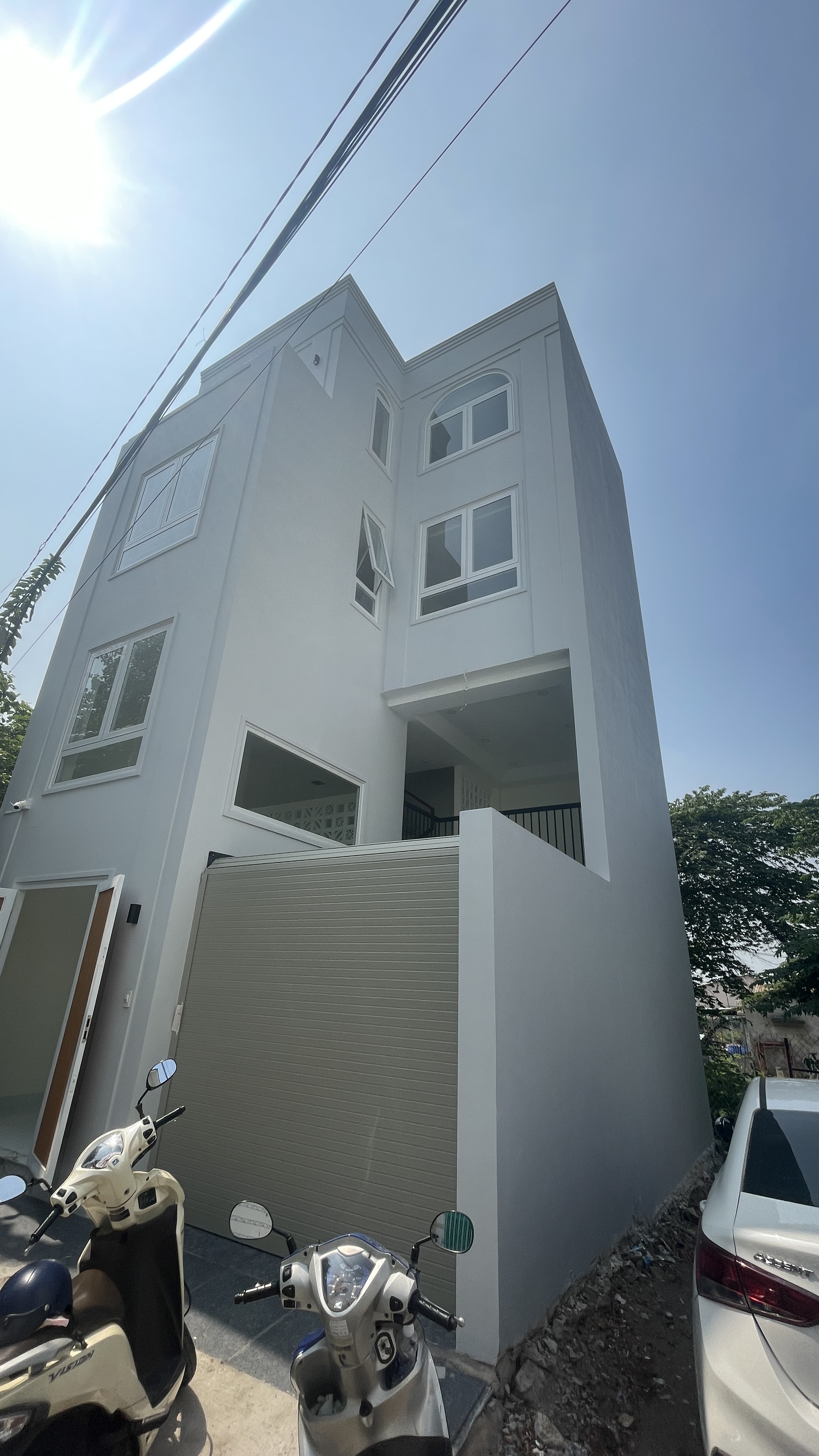 Nhà mới, đẹp, 4 lầu, Phước Long B, ngang 6.5m, ngay ngã 4 Bình Thái