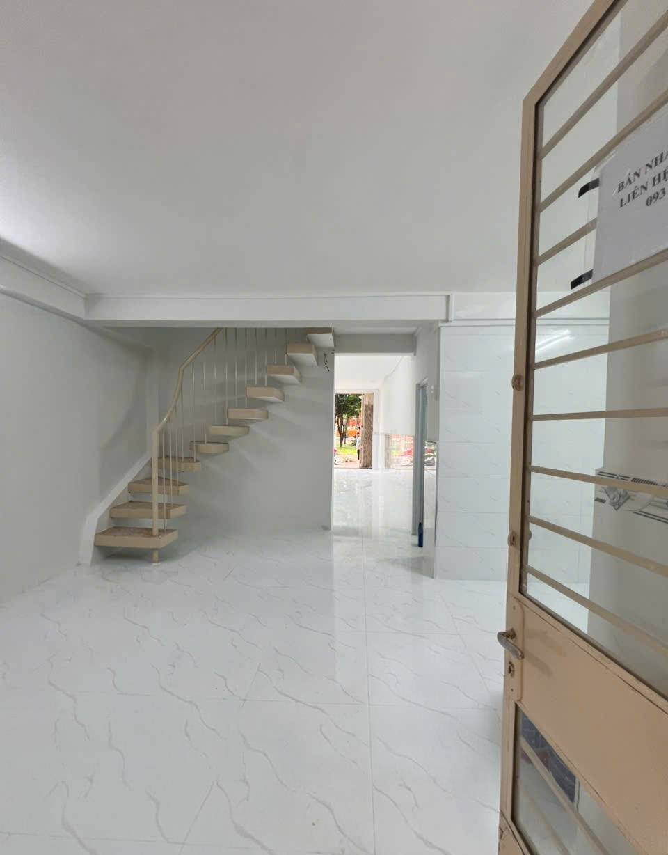 Tân Bình chung cư Gò Dầu tầng trệt diện tích sử dụng 160m SHR, dòng tiền 11 triệu giá 4,5 tỷ