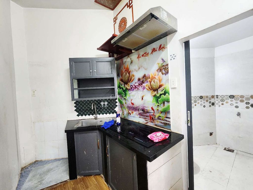Nhà 3 tầng hẻm thông, gần mặt tiền Tây Thạnh, giá 2,7 tỷ