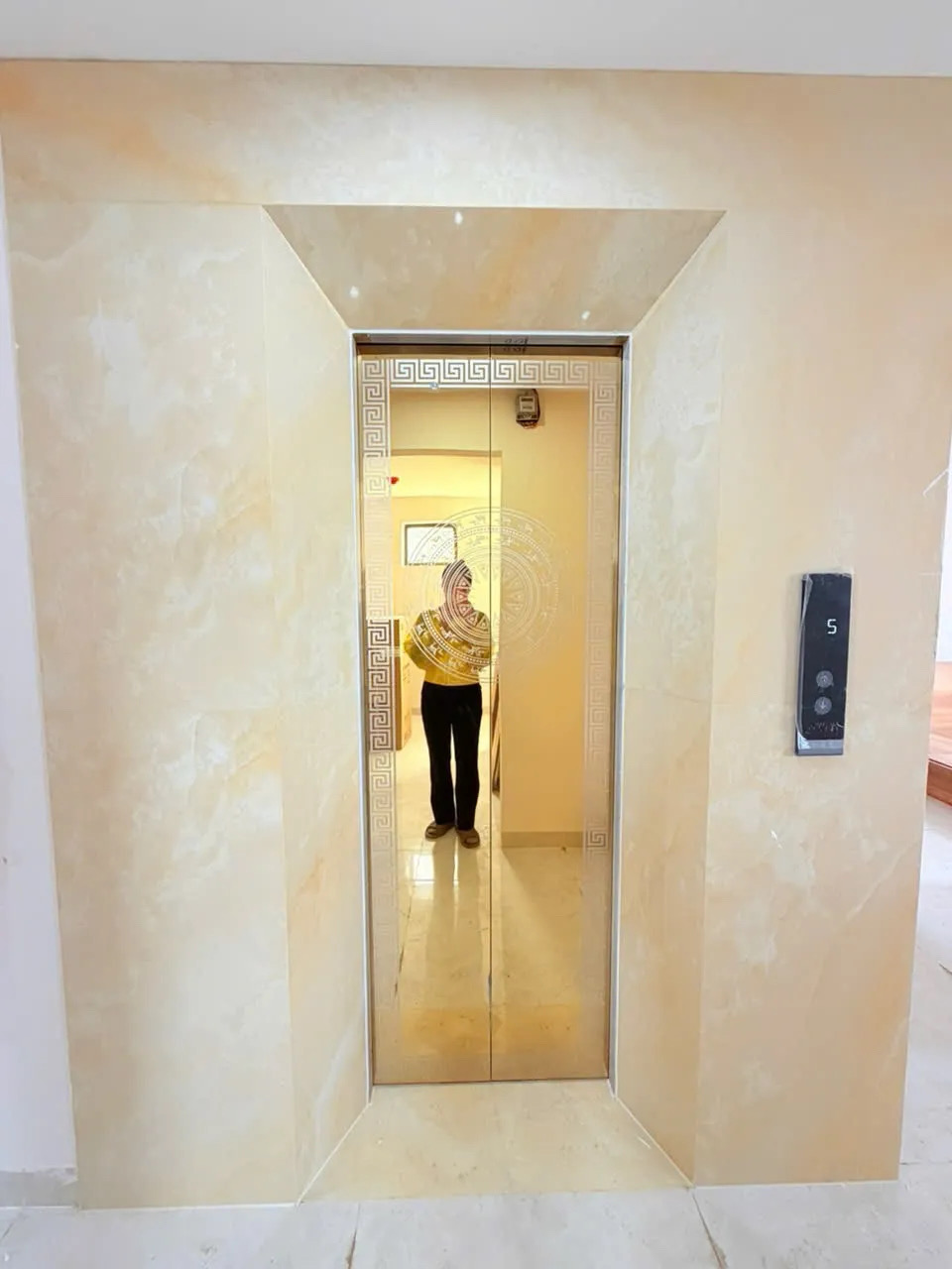 Đẹp mới Apartment dòng tiền 130 triệu/ tháng, trục vàng Lê Duẩn, nội thất đẳng cấp