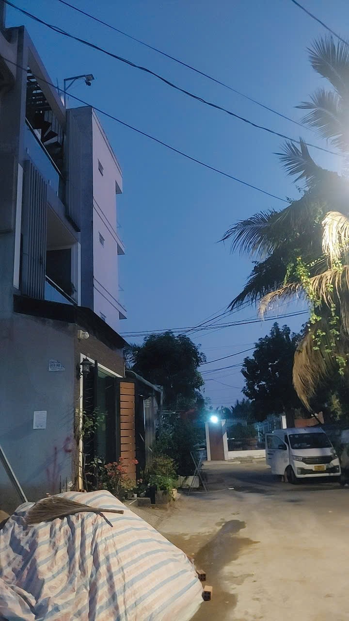 Nhà đẹp, hẻm đẹp, đường 182 Tăng Nhơn Phú, 2 lầu, 3 phòng ngủ, đường xe Bus chạy được, giá chỉ 6,2 tỷ