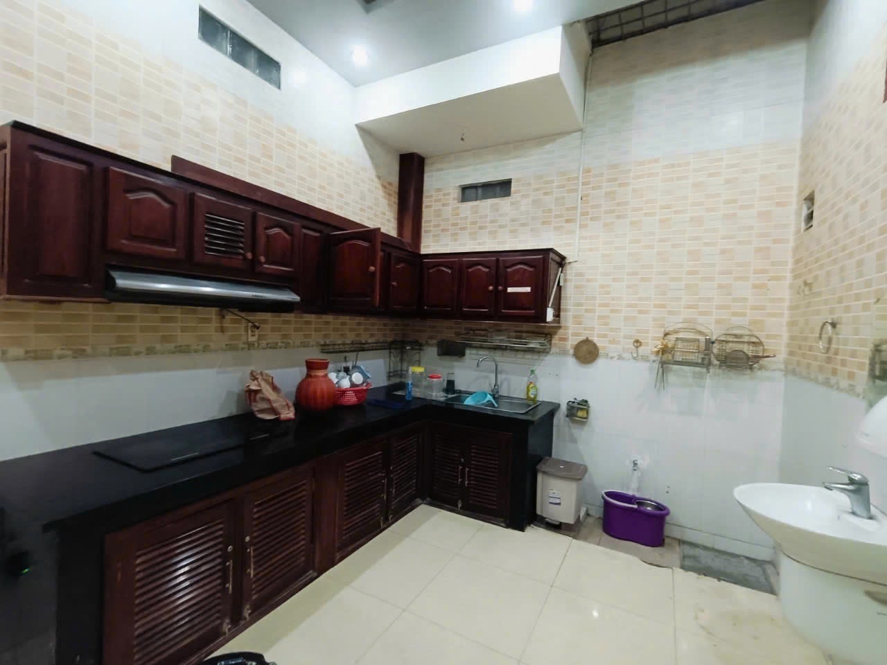Linh Trung hẻm xe hơi tránh, 8 phòng ngủ, diện tích 5m x 21m, giá chỉ 9,6 tỷ