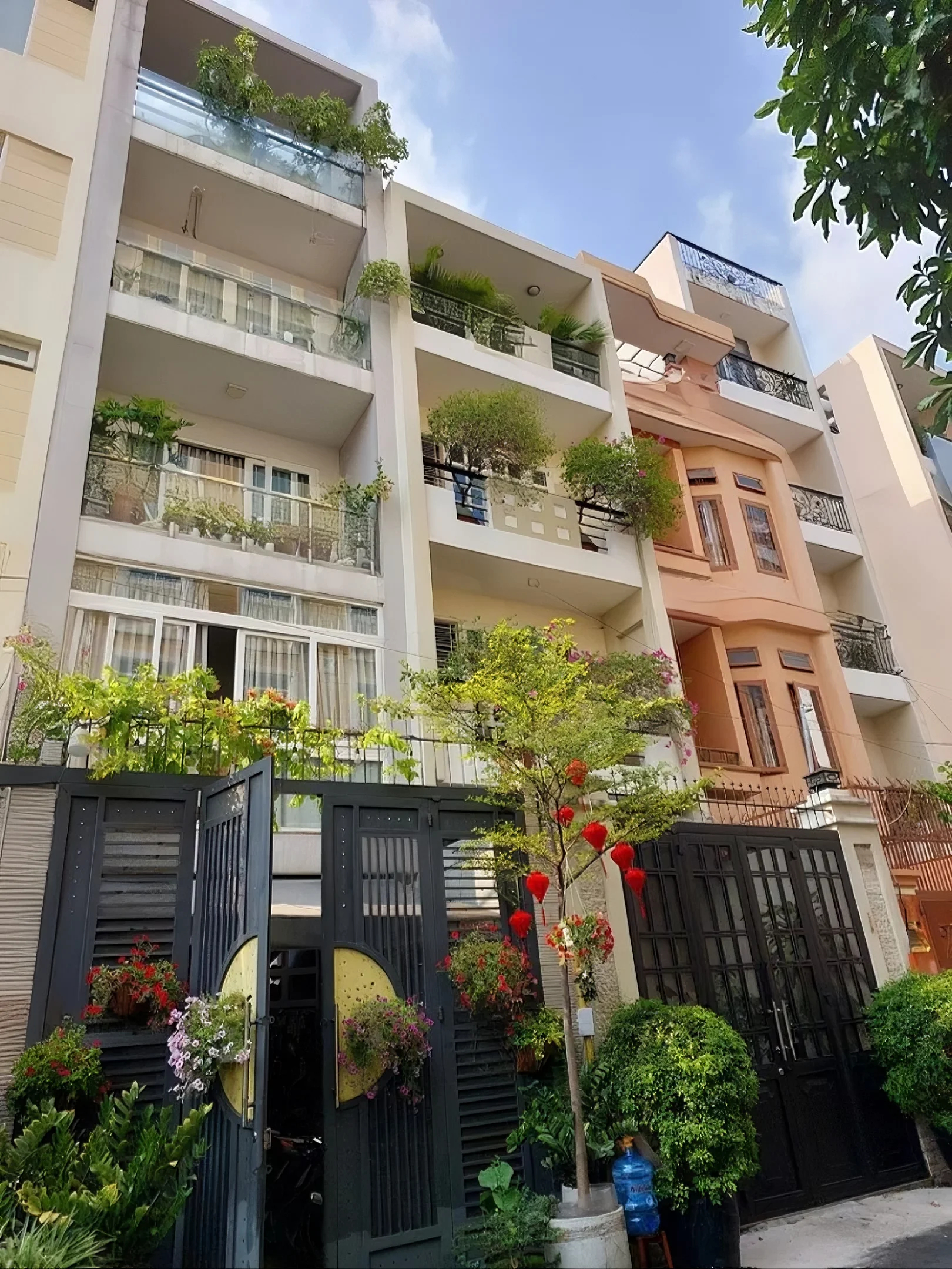 Bán nhà phố 3 tầng, gần 70m2, hẻm tới nhà 6m, đường Điện Biên Phủ, giá 12.8 tỷ