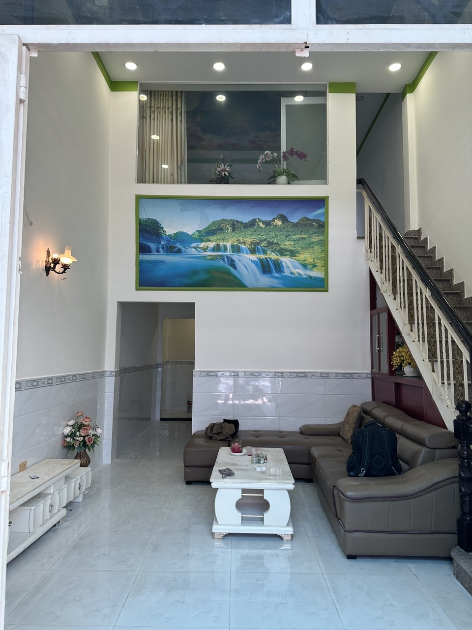 Nhà đẹp hẻm 4m đường Lạc Long Quân, 58m2, 4.3m x 13m, 3 ngủ, không lộ giới, chỉ 5.2 tỷ